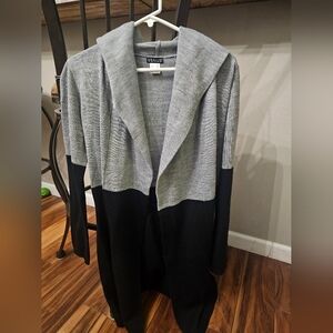 NEW! VENUS Two-Tone Gray and Black Cardigan Size SMALL